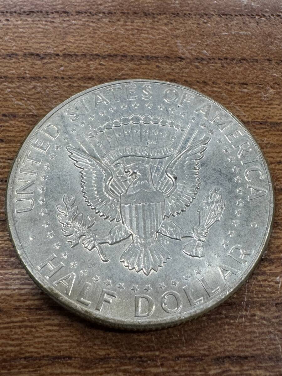 2枚セット 希少 1964年 ケネディ 50セント銀貨 1/2ドル銀貨 2枚セット 希少 1964年 ケネディ 50セント銀貨 1/2ドル銀貨