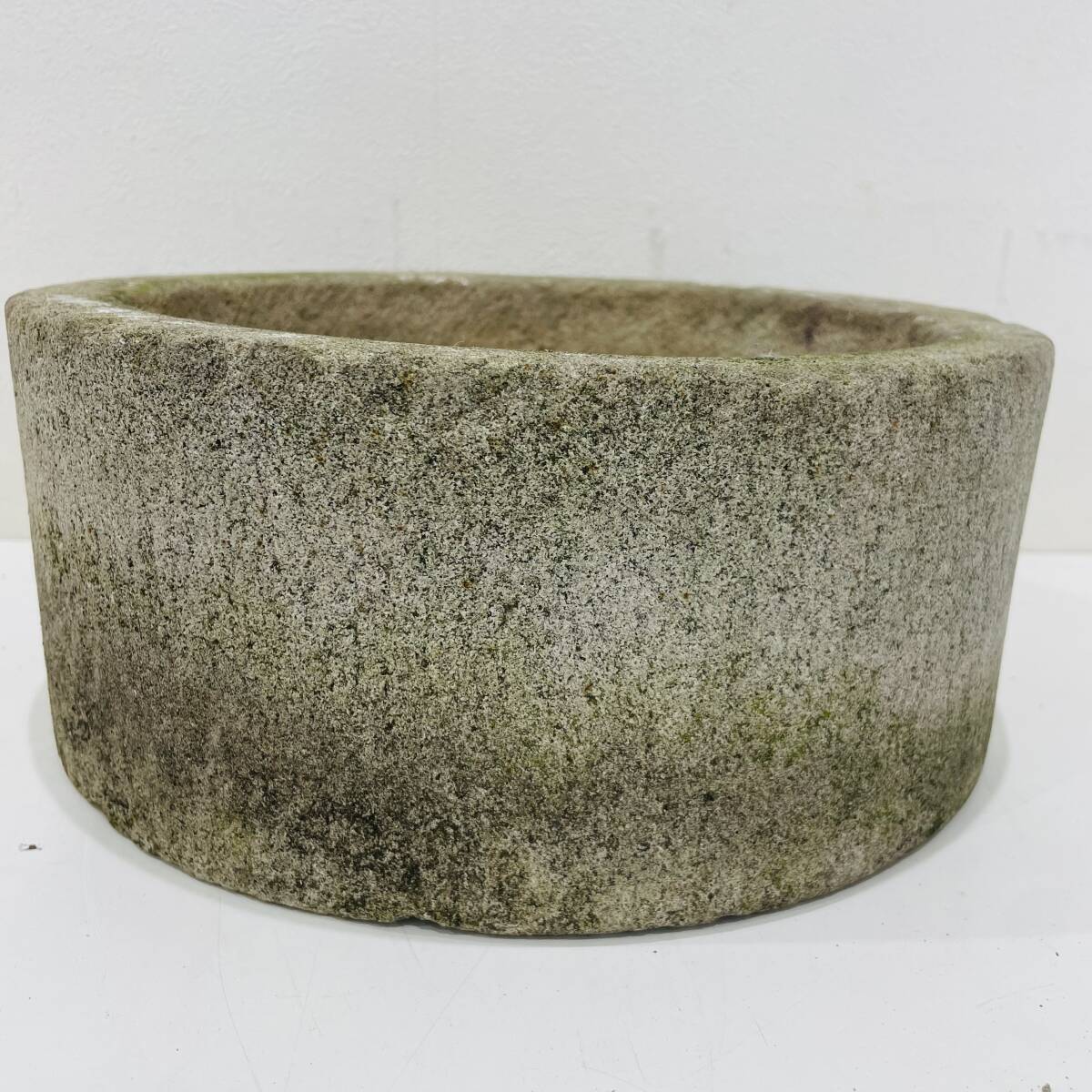 NC952 白臼 石臼 石うす 挽き臼 ひき臼 横29㎝ 高さ12cm 古道具 NC952 白臼 石臼 石うす 挽き臼 ひき臼 横29㎝ 高さ12cm 古道具