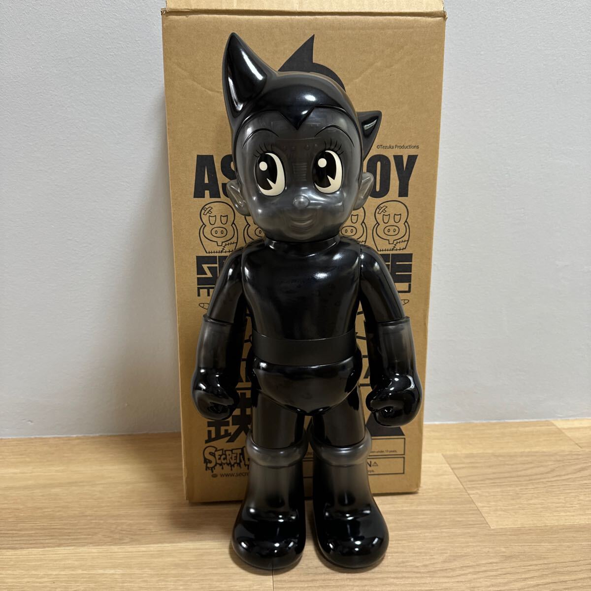 新品】SECRET BASE シークレットベース Big Scale Astro Boy 新品】SECRET BASE シークレットベース Big Scale Astro Boy