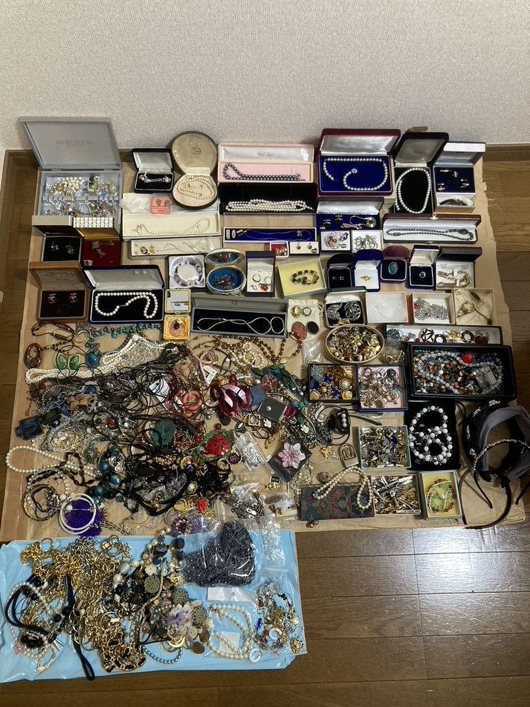 1円~スタート】重量約10kg イミテーション アクセサリー 他 1円~スタート】重量約10kg イミテーション アクセサリー 他