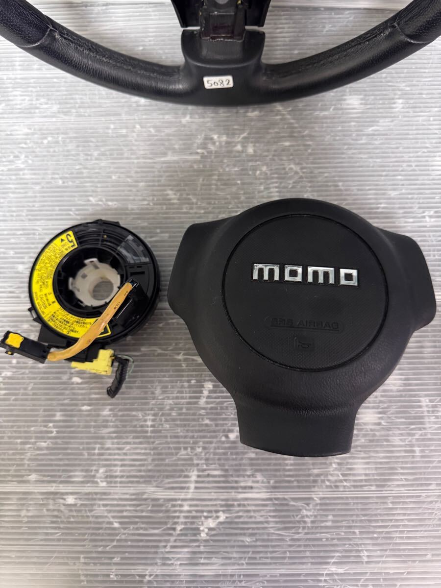 ダイハツ　純正　MOMOステアリング　スパイラルケーブル付き 中古品です (5082)