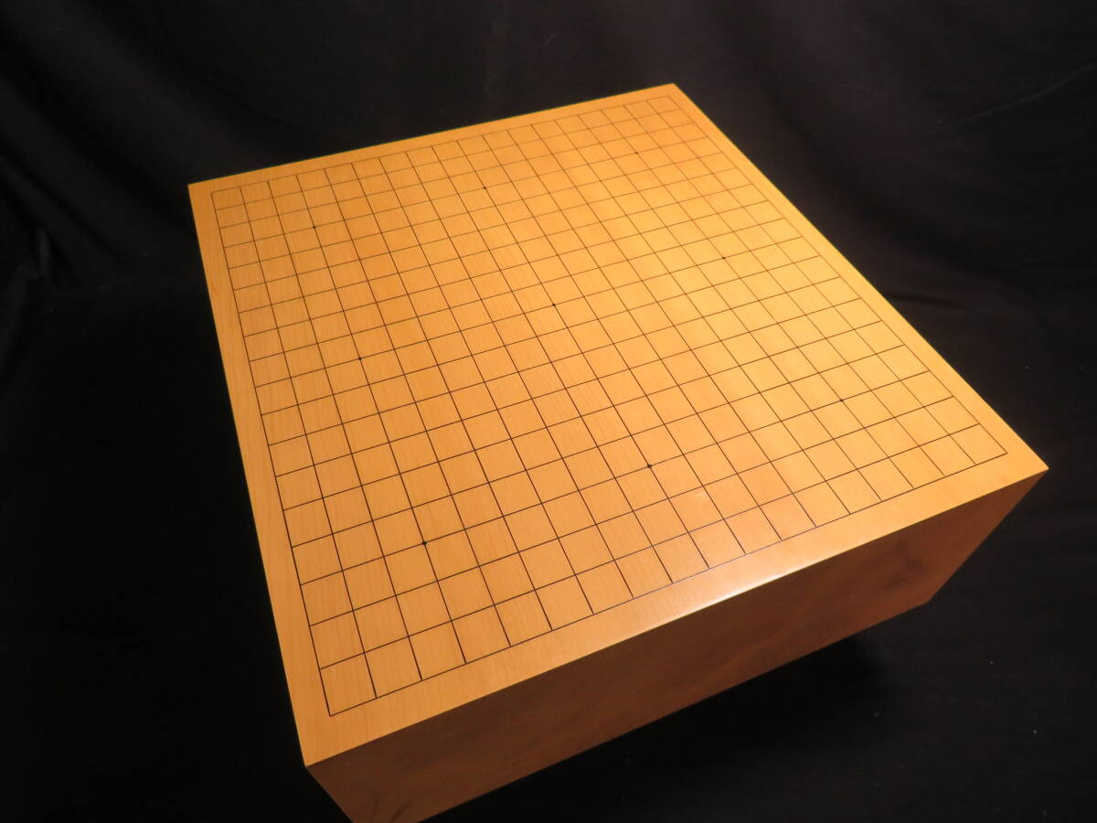 本榧 五寸九分 17.8cm 天柾 脚付き 碁盤 19.2㎏ 桐 盤覆い付き 本榧 五寸九分 17.8cm 天柾 脚付き 碁盤 19.2㎏ 桐 盤覆い付き