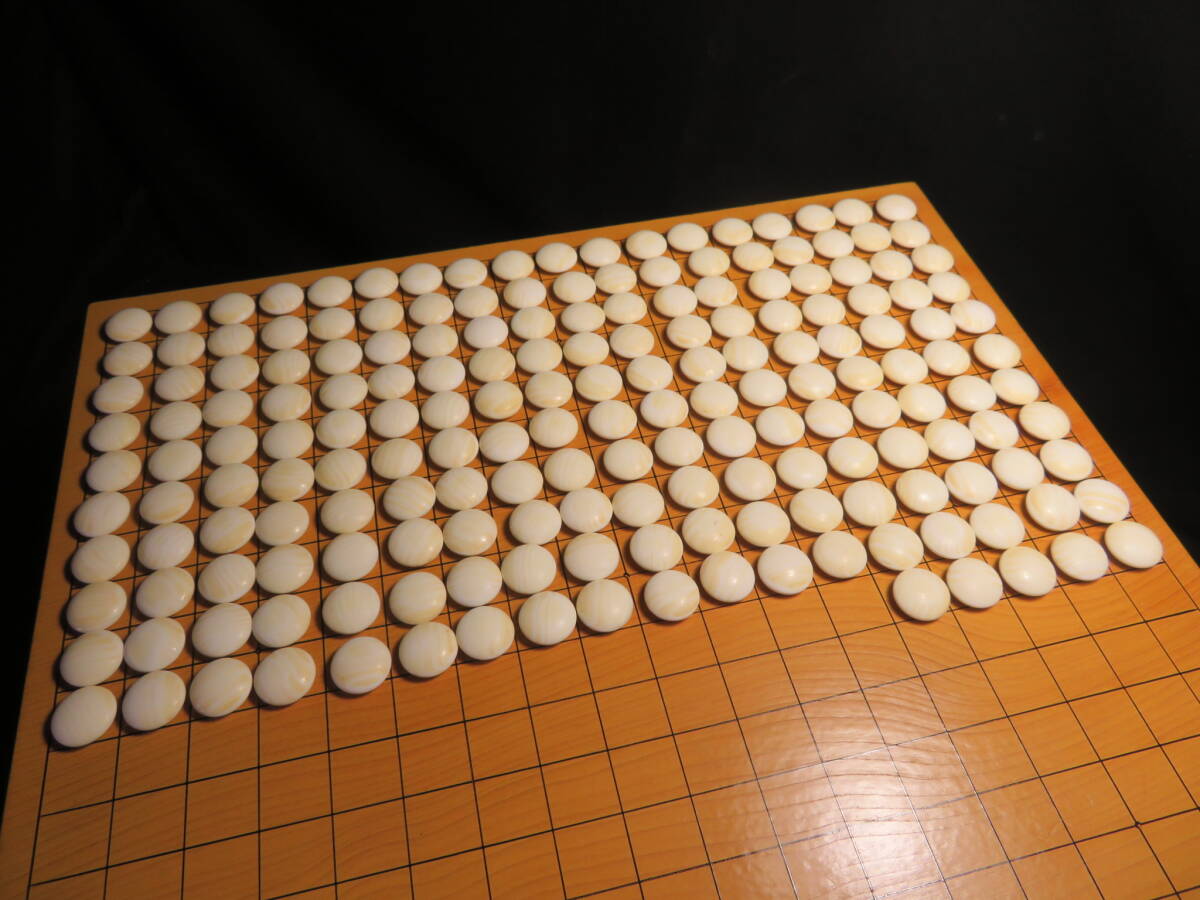 銘木 桑 特大 碁笥 碁器 碁石 本蛤 34号 9.6mm 本那智黒石 桐箱 銘木 桑 特大 碁笥 碁器 碁石 本蛤 34号 9.6mm 本那智黒石 桐箱