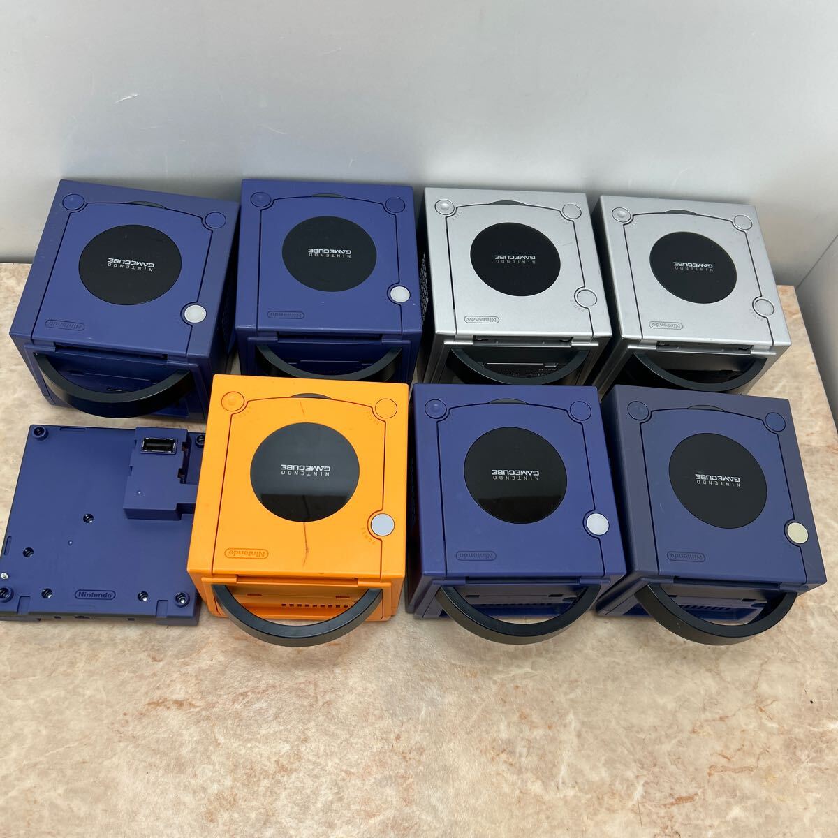 Nintendo GAMECUBE ゲームキューブ DOL-001 DOL-101 DOL-017 Nintendo GAMECUBE ゲームキューブ DOL-001 DOL-101 DOL-017
