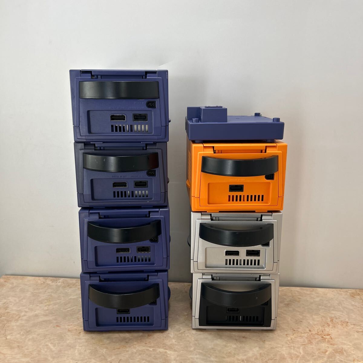 Nintendo GAMECUBE ゲームキューブ DOL-001 DOL-101 DOL-017 Nintendo GAMECUBE ゲームキューブ DOL-001 DOL-101 DOL-017