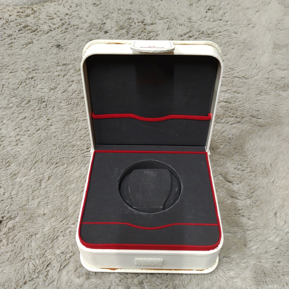 1円~ OMEGA オメガ 時計ケース 空箱 ウォッチケース BOX A04143 1円~ OMEGA オメガ 時計ケース 空箱 ウォッチケース BOX A04143