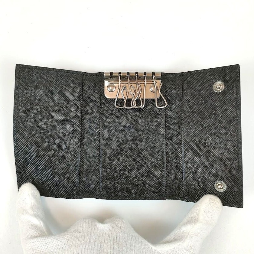 訳あり美品 PRADA プラダ キーケース サフィアーノレザー 三角 訳あり美品 PRADA プラダ キーケース サフィアーノレザー 三角
