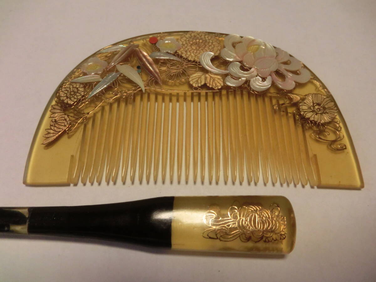 美品*アンティーク*鼈甲*貝飾り*金線細工*菊、梅花の櫛&笄 美品*アンティーク*鼈甲*貝飾り*金線細工*菊、梅花の櫛&笄