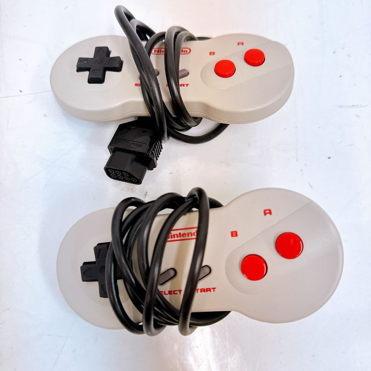 4SC016 Nintendo 任天堂 ニューファミコン 本体 HVC-101 4SC016 Nintendo 任天堂 ニューファミコン 本体 HVC-101