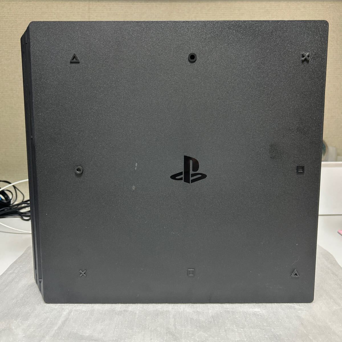 SONY PS4 Pro CUH-7200B B01 ジェットブラック 1TB SONY PS4 Pro CUH-7200B B01 ジェットブラック 1TB