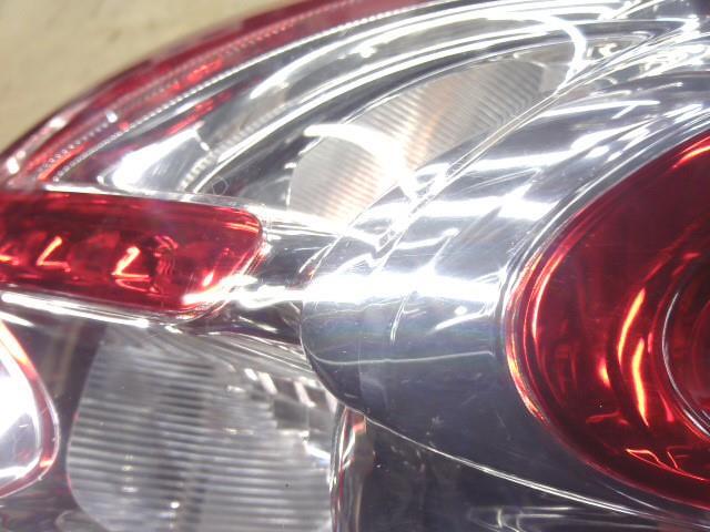 平成24年 プジョー 208 A95F01 右テールランプ LED Visteon 79998D