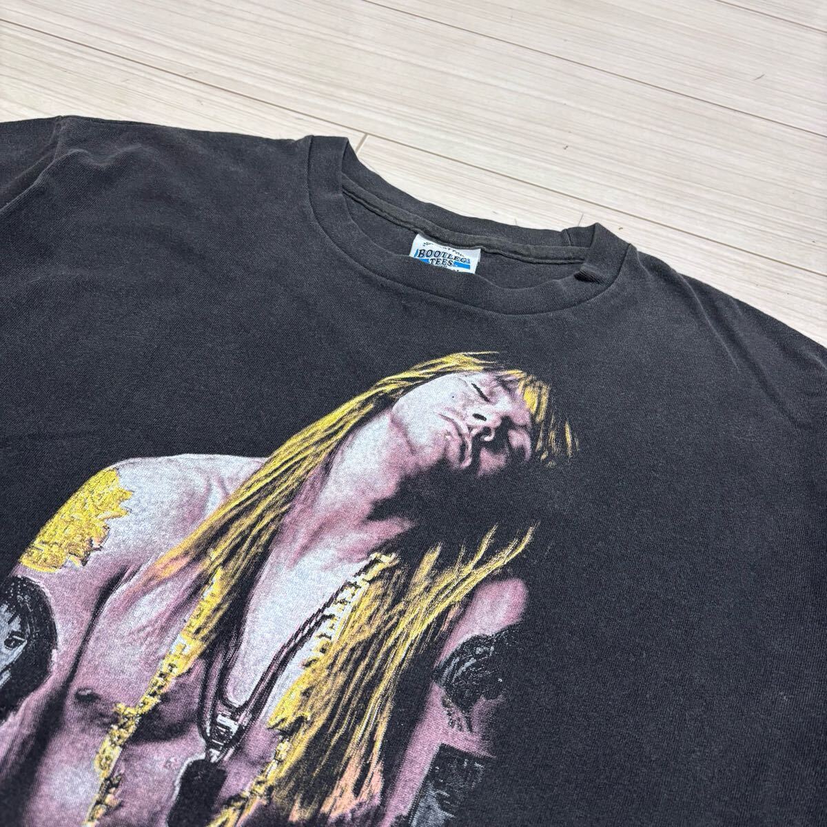 良品 GUNS ガンズ BOOTLEG TEES アクセルローズ Tシャツ L 良品 GUNS ガンズ BOOTLEG TEES アクセルローズ Tシャツ L