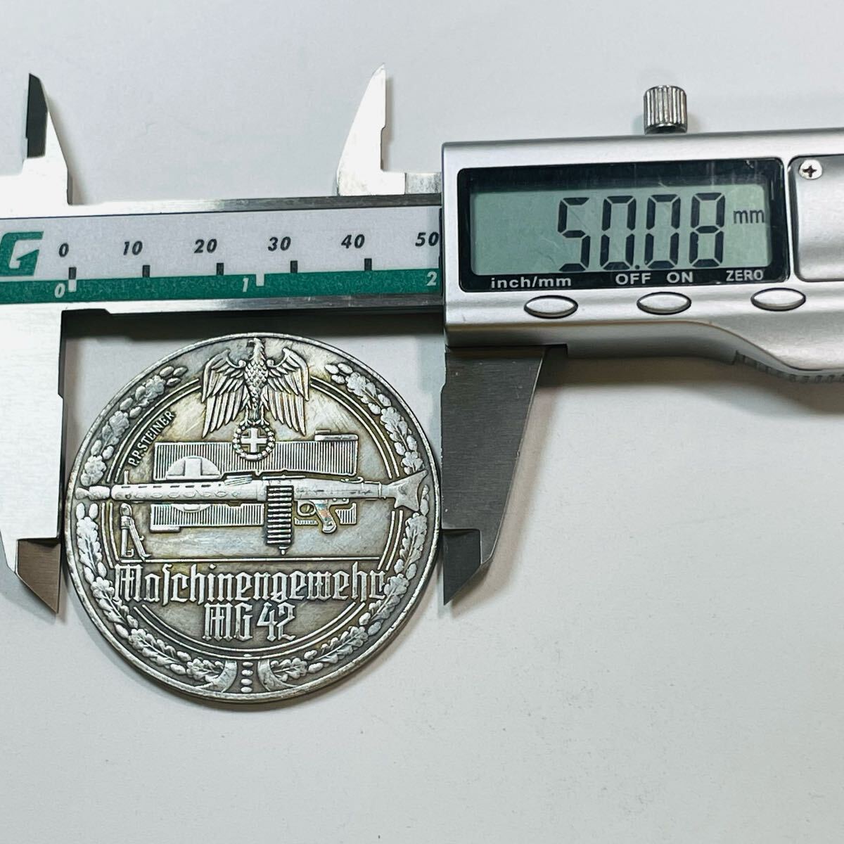 ドイツ 硬貨 古銭 第二次世界大戦記念 マシンガンMG42 鷲 十字架