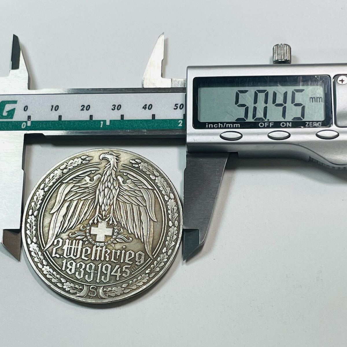 ドイツ 硬貨 古銭 第二次世界大戦記念 マシンガンMG42 鷲 十字架