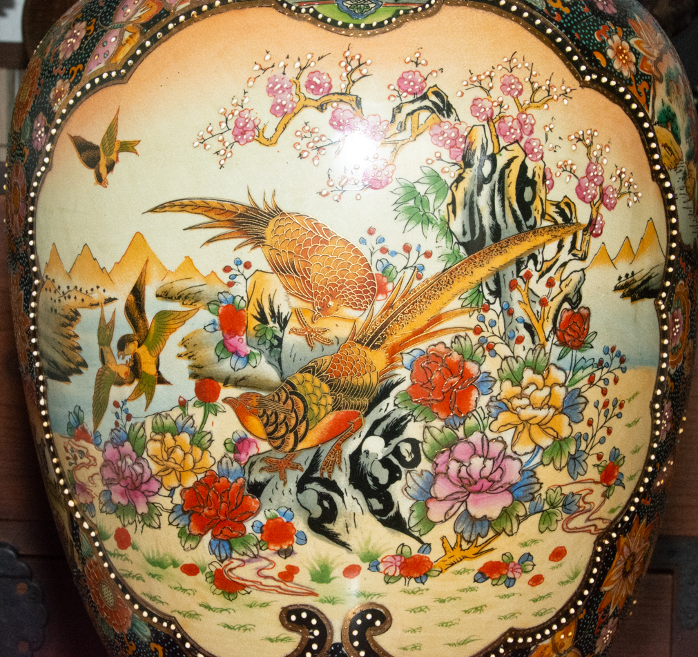 特大 豪華絢爛 薩摩焼 花鳥図 蝶 飾壺 高さ約61.3cm 和風 特大 豪華絢爛 薩摩焼 花鳥図 蝶 飾壺 高さ約61.3cm 和風