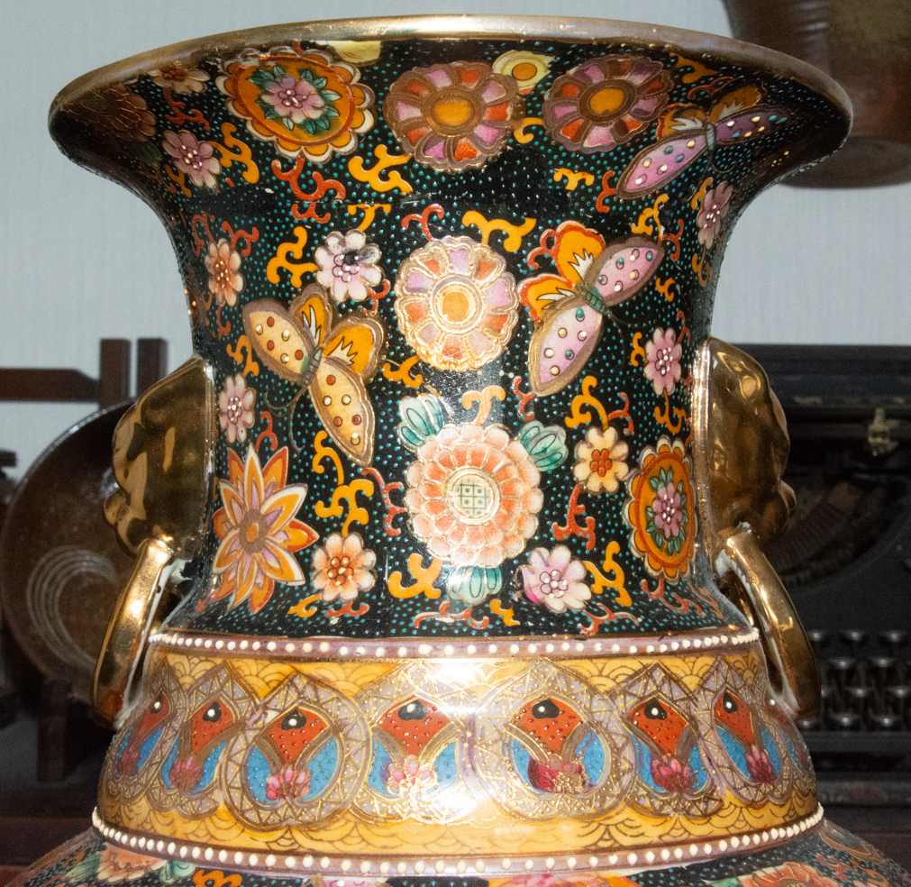 特大 豪華絢爛 薩摩焼 花鳥図 蝶 飾壺 高さ約61.3cm 和風 特大 豪華絢爛 薩摩焼 花鳥図 蝶 飾壺 高さ約61.3cm 和風