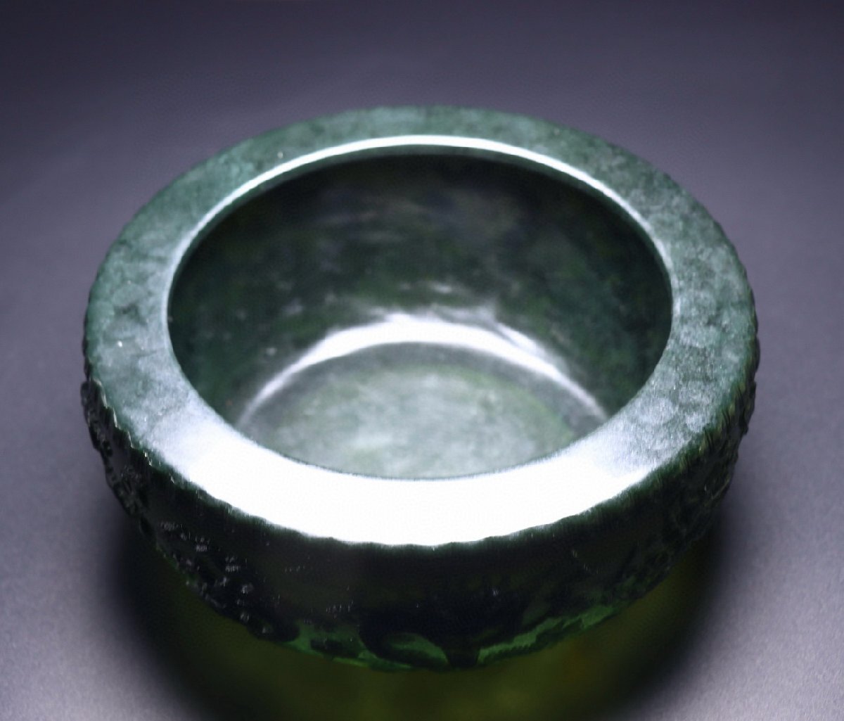 清】某収集家放出品 清時代 和田玉 天然碧玉九龍紋鉢17.8x8.5 清】某収集家放出品 清時代 和田玉 天然碧玉九龍紋鉢17.8x8.5
