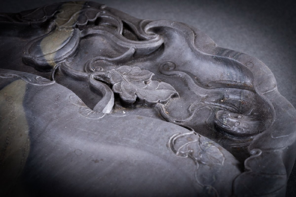 華】某収集家放出品 時代物 端渓 金絲 水波 瓜果紋文房硯 唐木蓋 華】某収集家放出品 時代物 端渓 金絲 水波 瓜果紋文房硯 唐木蓋