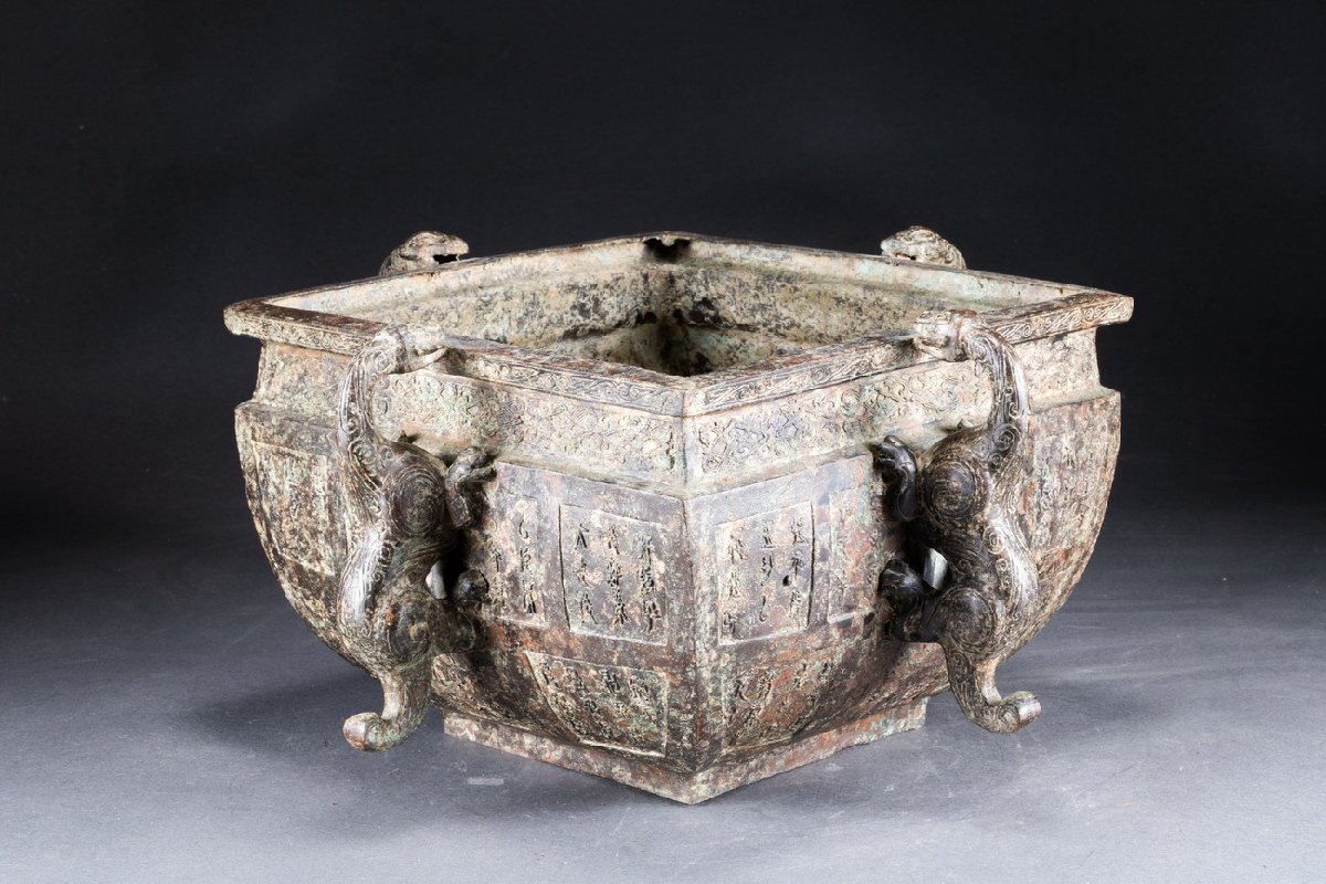華】時代舊藏 戦漢時代 戦漢時代物 青銅器 四龍紋方爐 古美術 華】時代舊藏 戦漢時代 戦漢時代物 青銅器 四龍紋方爐 古美術