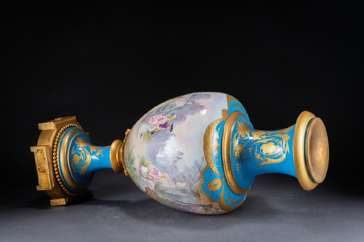 華】アンティーク Sevres セーブル 19世紀 金彩 西洋人物紋飾壺 華】アンティーク Sevres セーブル 19世紀 金彩 西洋人物紋飾壺