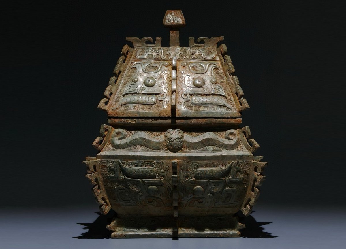 清】時代舊藏 戦漢時代 青銅器 獣面文方尊47x29x21㎝ 時代物 清】時代舊藏 戦漢時代 青銅器 獣面文方尊47x29x21㎝ 時代物
