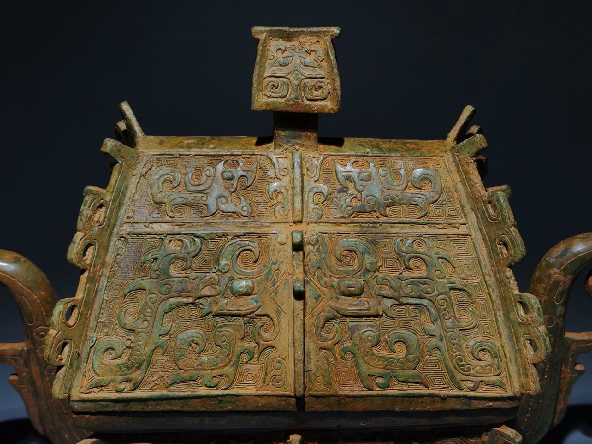 清】某収集家放出品 戦漢時代 青銅器 獣面紋方壺36x37x17㎝ 大 清】某収集家放出品 戦漢時代 青銅器 獣面紋方壺36x37x17㎝ 大