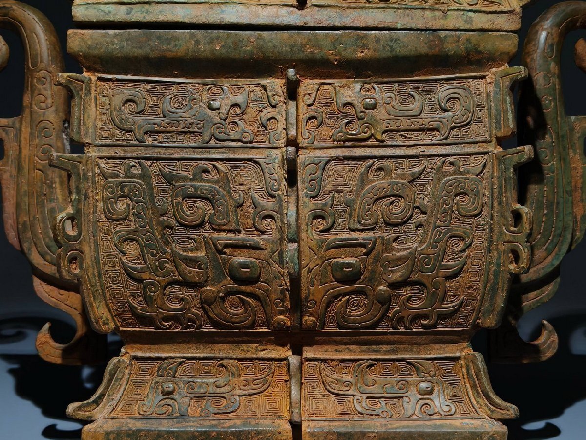 清】某収集家放出品 戦漢時代 青銅器 獣面紋方壺36x37x17㎝ 大 清】某収集家放出品 戦漢時代 青銅器 獣面紋方壺36x37x17㎝ 大
