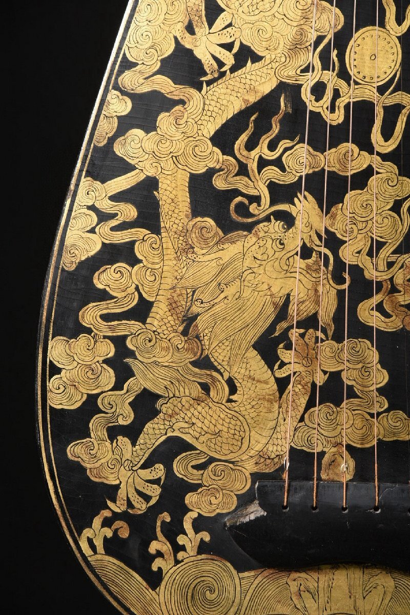 清】某収集家放出品 清時代 木胎 大漆描金龍鳳紋琵琶琴 清】某収集家放出品 清時代 木胎 大漆描金龍鳳紋琵琶琴