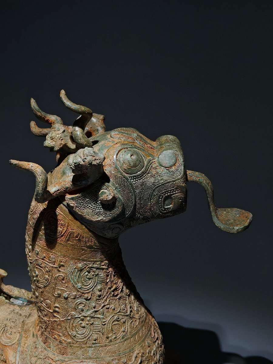 清】時代舊藏 戦漢時代 青銅器 双翼獣置物 鎮墓獣32x44x22 清】時代舊藏 戦漢時代 青銅器 双翼獣置物 鎮墓獣32x44x22