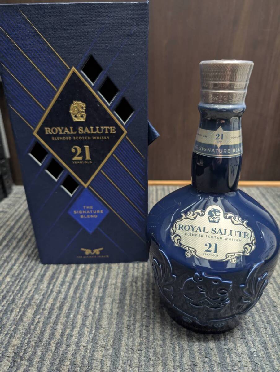 JY422 【1円から】 ロイヤル サルート 21年 陶器ボトル 700ml 40 JY422 【1円から】 ロイヤル サルート 21年 陶器ボトル 700ml 40