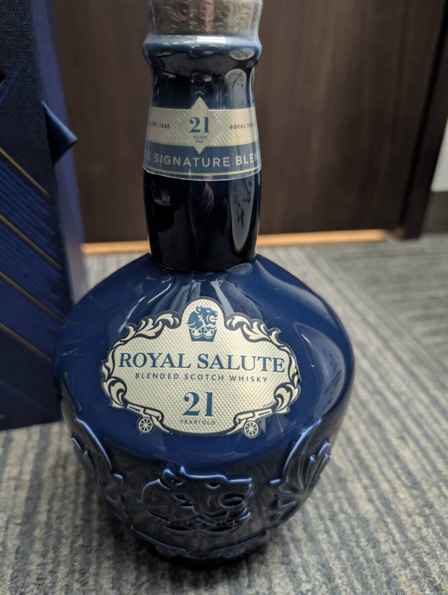 JY422 【1円から】 ロイヤル サルート 21年 陶器ボトル 700ml 40 JY422 【1円から】 ロイヤル サルート 21年 陶器ボトル 700ml 40