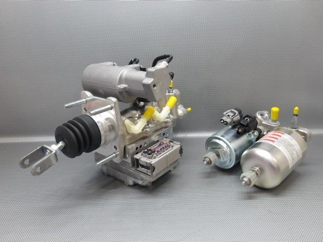 中古 トヨタ プリウス ZVW30 ABSアクチュエーター ブースター ポンプ 