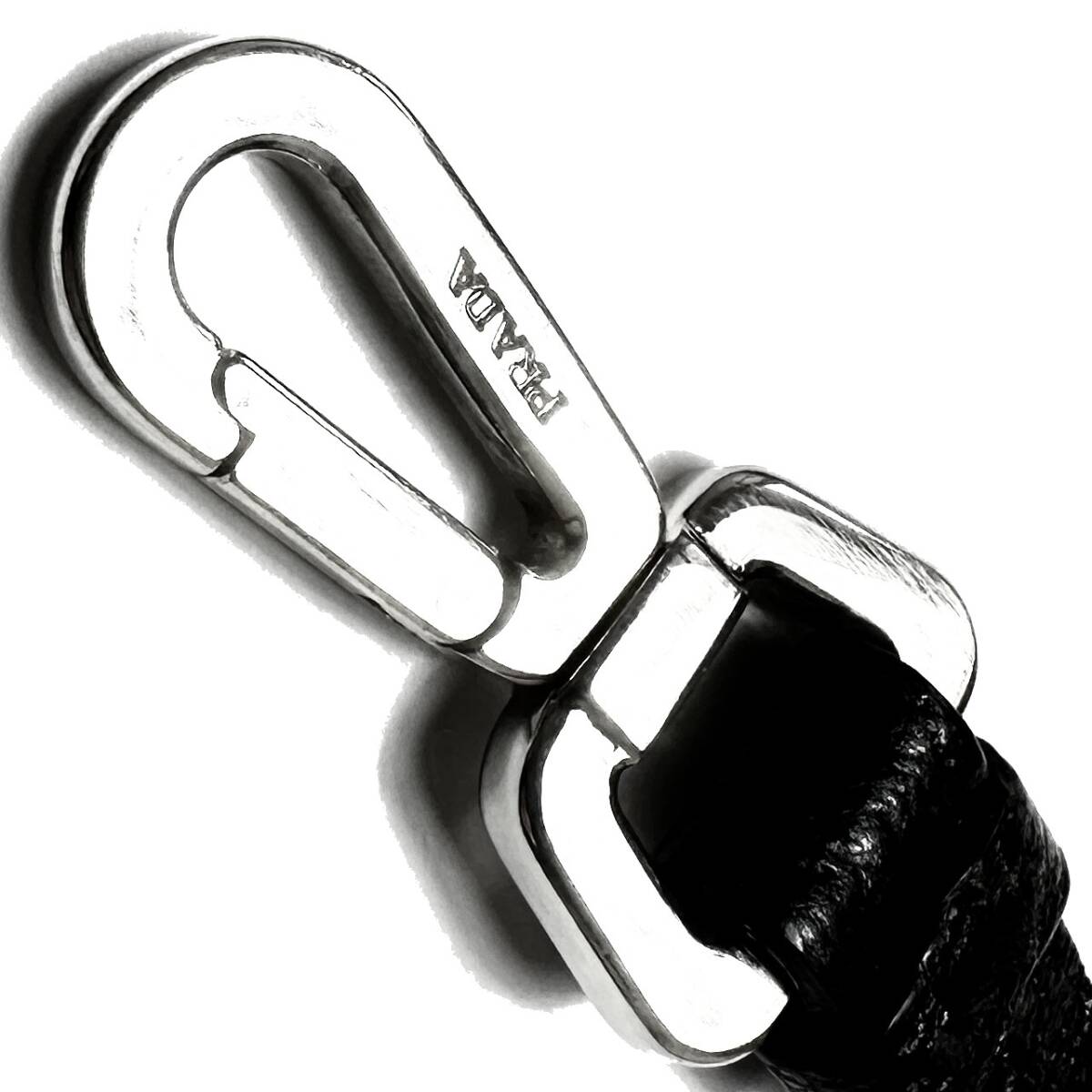 正規品 PRADA レザーコードキーリング プラダ キーホルダー 本物 正規品 PRADA レザーコードキーリング プラダ キーホルダー 本物