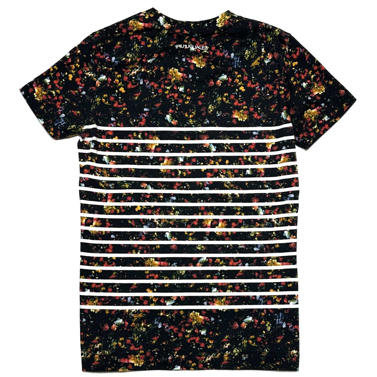 定価3 5万 1piu1uguale3 floral pattern V neck tee Ⅳ ウノピュ 定価3 5万 1piu1uguale3 floral pattern V neck tee Ⅳ ウノピュ