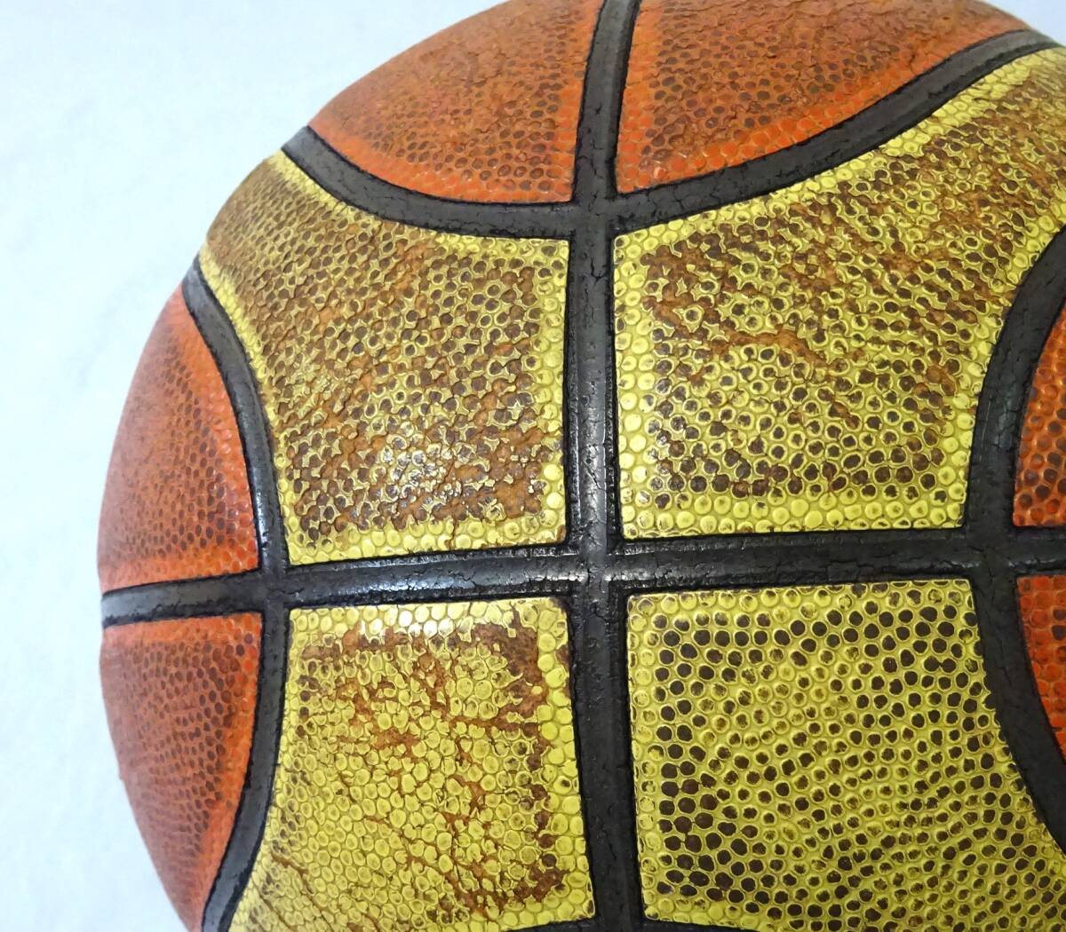 (き-R-22) molten モルテン バスケットボール 茶色 円周約74㎝ ボール スポーツ バスケ トレーニング 練習(xí)用 中古