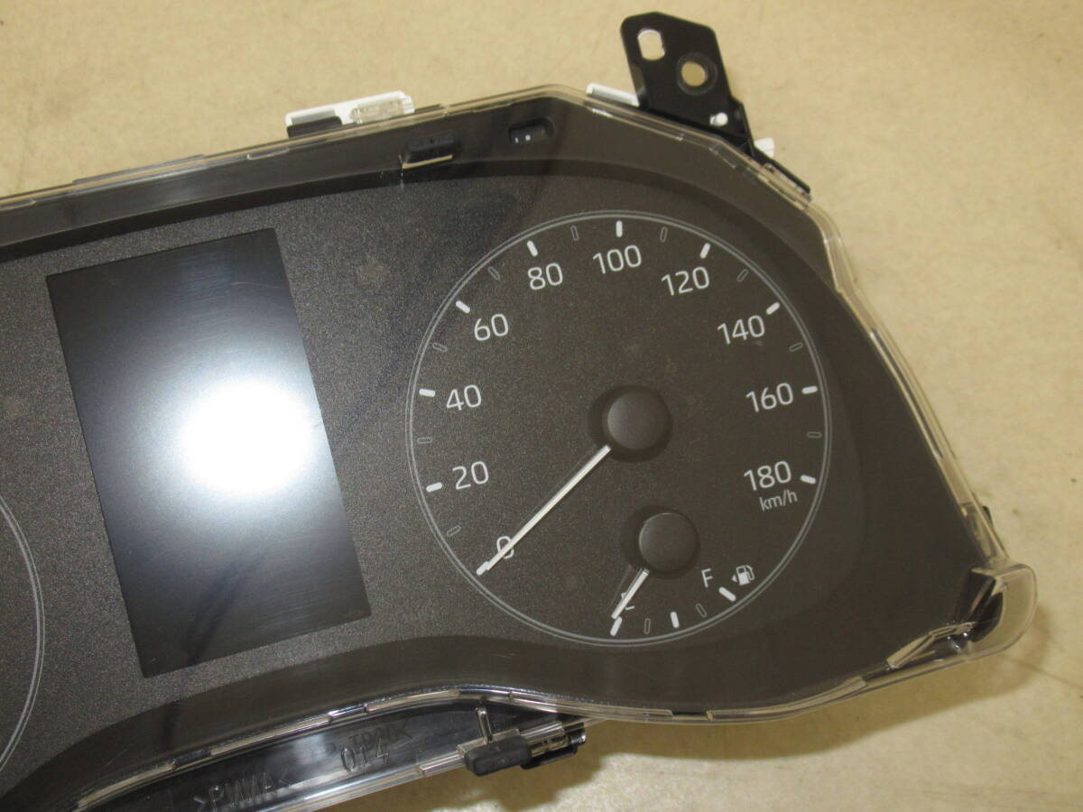 zema225出品 全国送料無料 トヨタ MXPH10ヤリス ハイブリッドX純正メーター