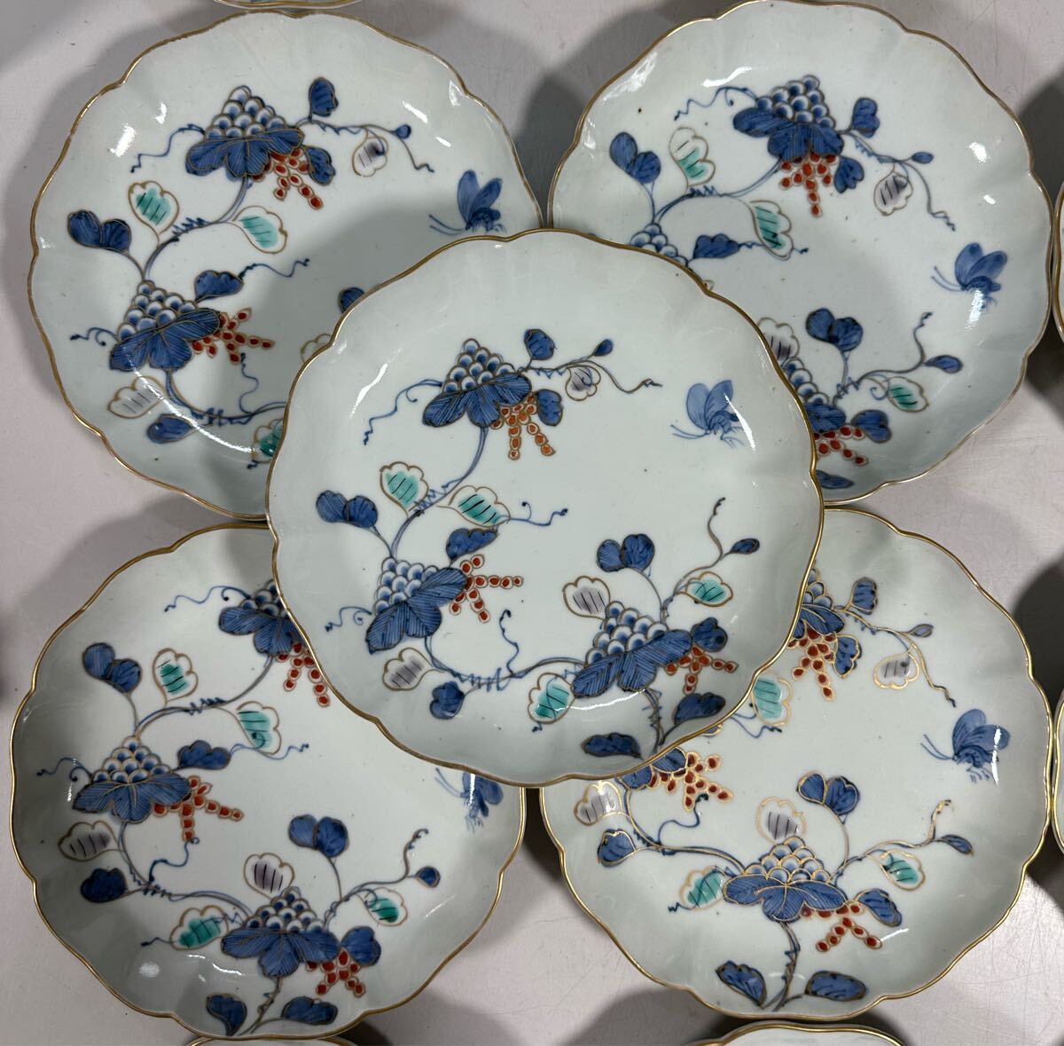 古伊万里 染付 色絵 金彩 大皿 和食器 骨董皿 時代物 16枚セット 古伊万里 染付 色絵 金彩 大皿 和食器 骨董皿 時代物 16枚セット