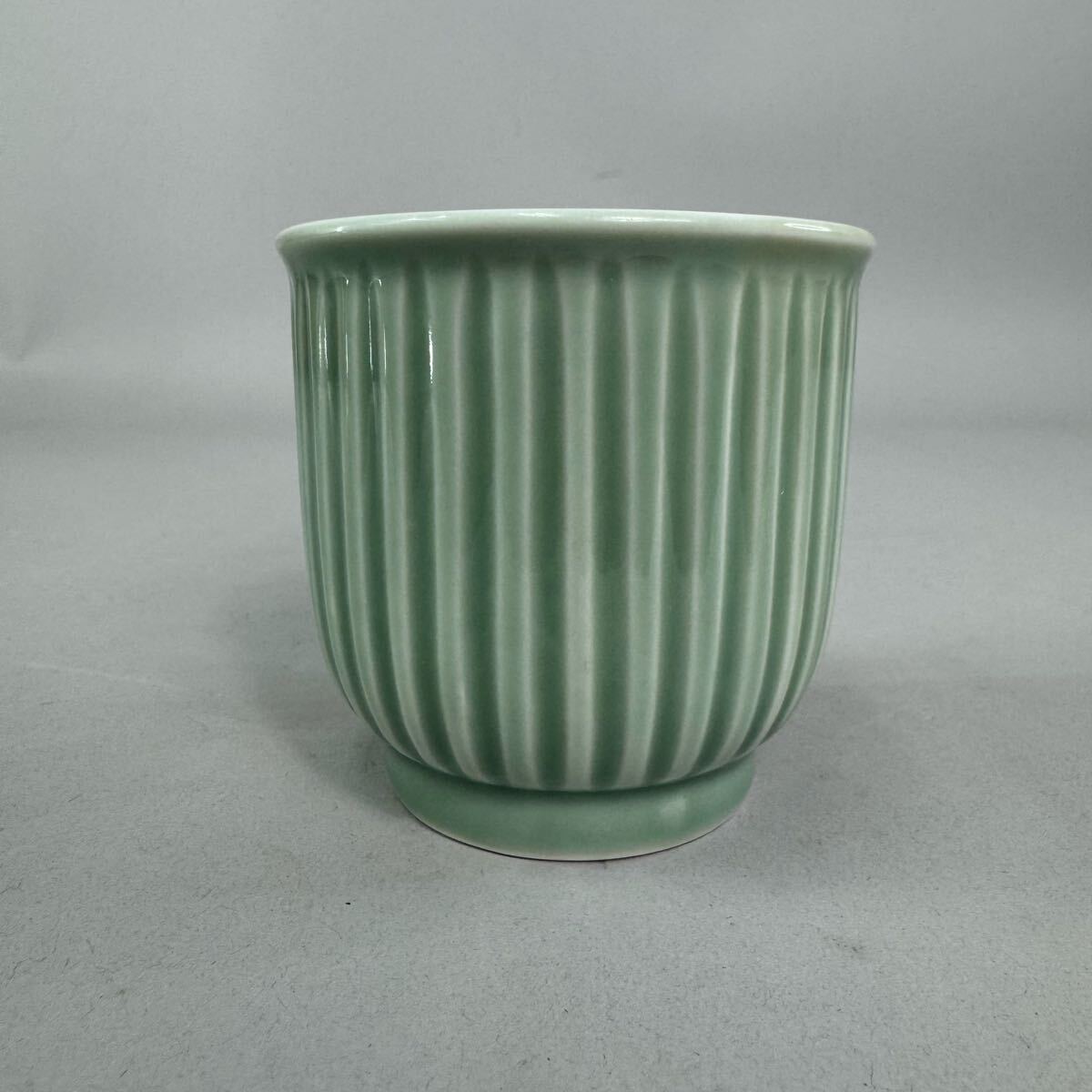 有田焼 深川製磁 百年庵 笹青磁網目 湯呑 茶器(深川製磁)|売買 有田焼 深川製磁 百年庵 笹青磁網目 湯呑 茶器(深川製磁)|売買