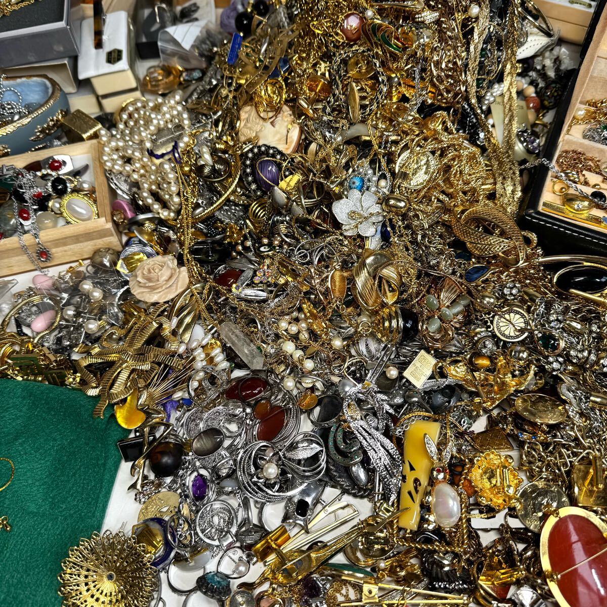 大量 アクセサリー 未選別 まとめ 指輪 ネックレス ピアス 大量 アクセサリー 未選別 まとめ 指輪 ネックレス ピアス