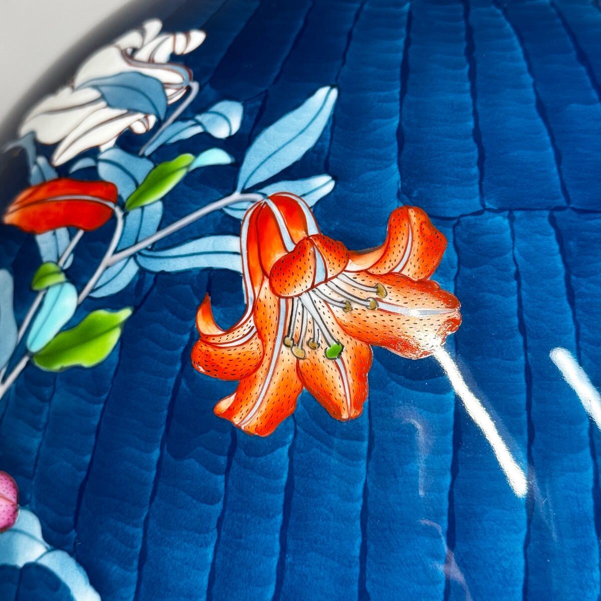 伝統陶芸作家 名工 藤井勝雲作 有田焼 極上の染錦 花文 壷 細密 伝統陶芸作家 名工 藤井勝雲作 有田焼 極上の染錦 花文 壷 細密