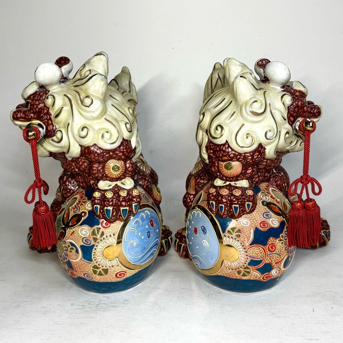 九谷焼 八幡窯 須栄義 色絵金彩玉乗獅子 一対 高27.3cm 縁起物 九谷焼 八幡窯 須栄義 色絵金彩玉乗獅子 一対 高27.3cm 縁起物