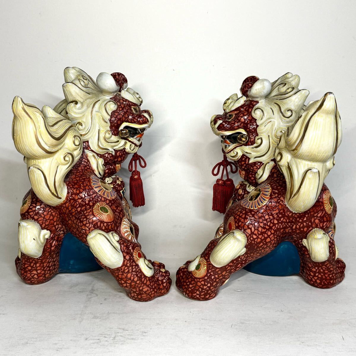 九谷焼 八幡窯 須栄義 色絵金彩玉乗獅子 一対 高27.3cm 縁起物 九谷焼 八幡窯 須栄義 色絵金彩玉乗獅子 一対 高27.3cm 縁起物