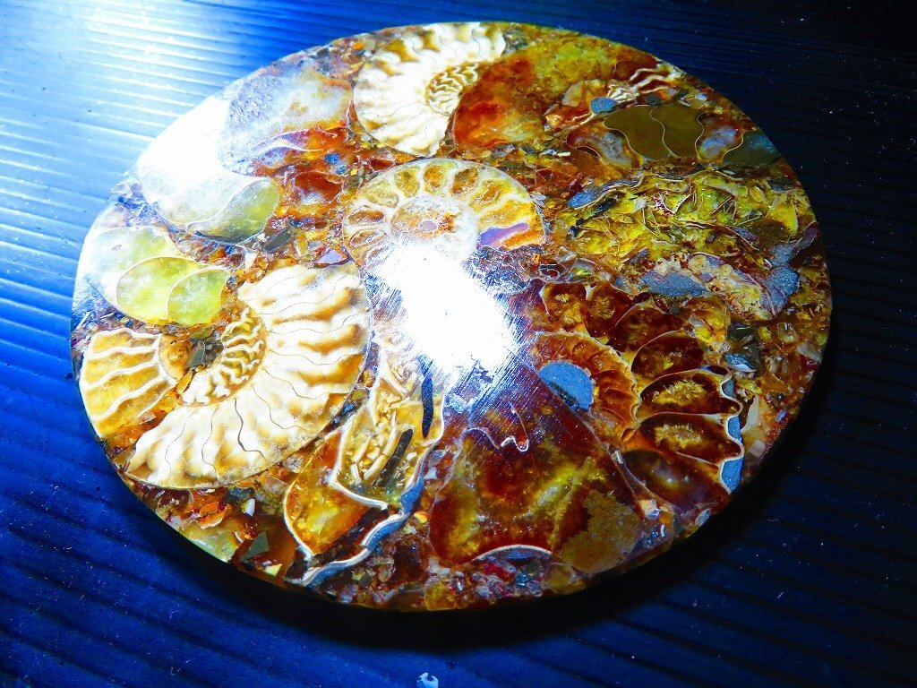 数万個の中の一個☆天然マダガスカル産 ☆ 縫合線オパール 数万個の中の一個☆天然マダガスカル産 ☆ 縫合線オパール