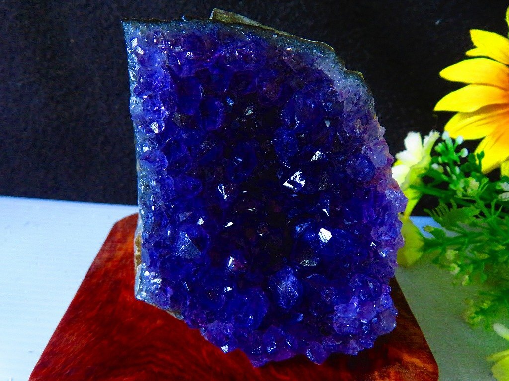 ウルグアイ産☆ 天然水晶☆絶品超濃い濃い超美しい☆アメジスト ウルグアイ産☆ 天然水晶☆絶品超濃い濃い超美しい☆アメジスト