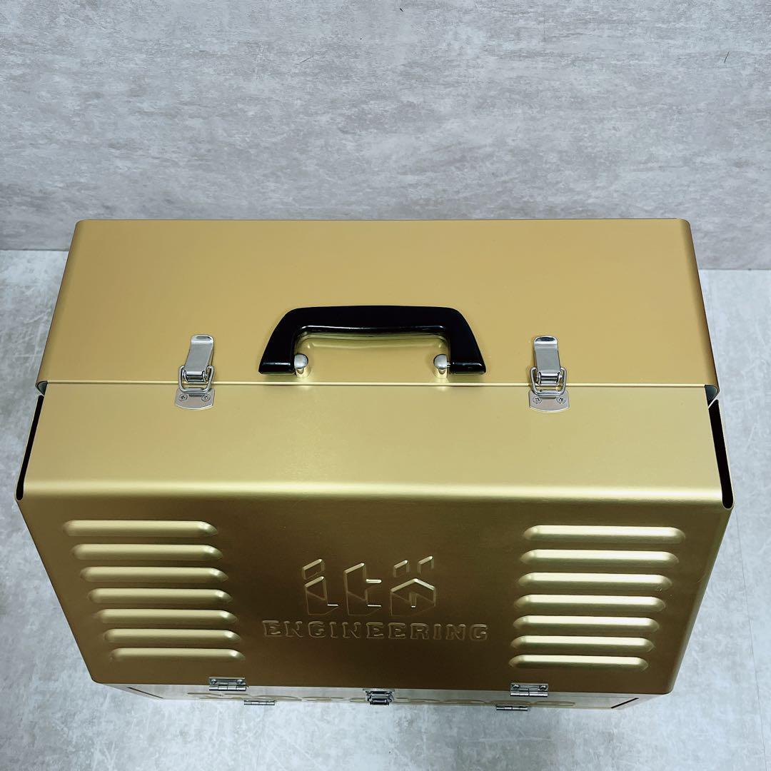 極美品】 メガバス アサイラム ASYLUM タックルボックス Mega 極美品】 メガバス アサイラム ASYLUM タックルボックス Mega