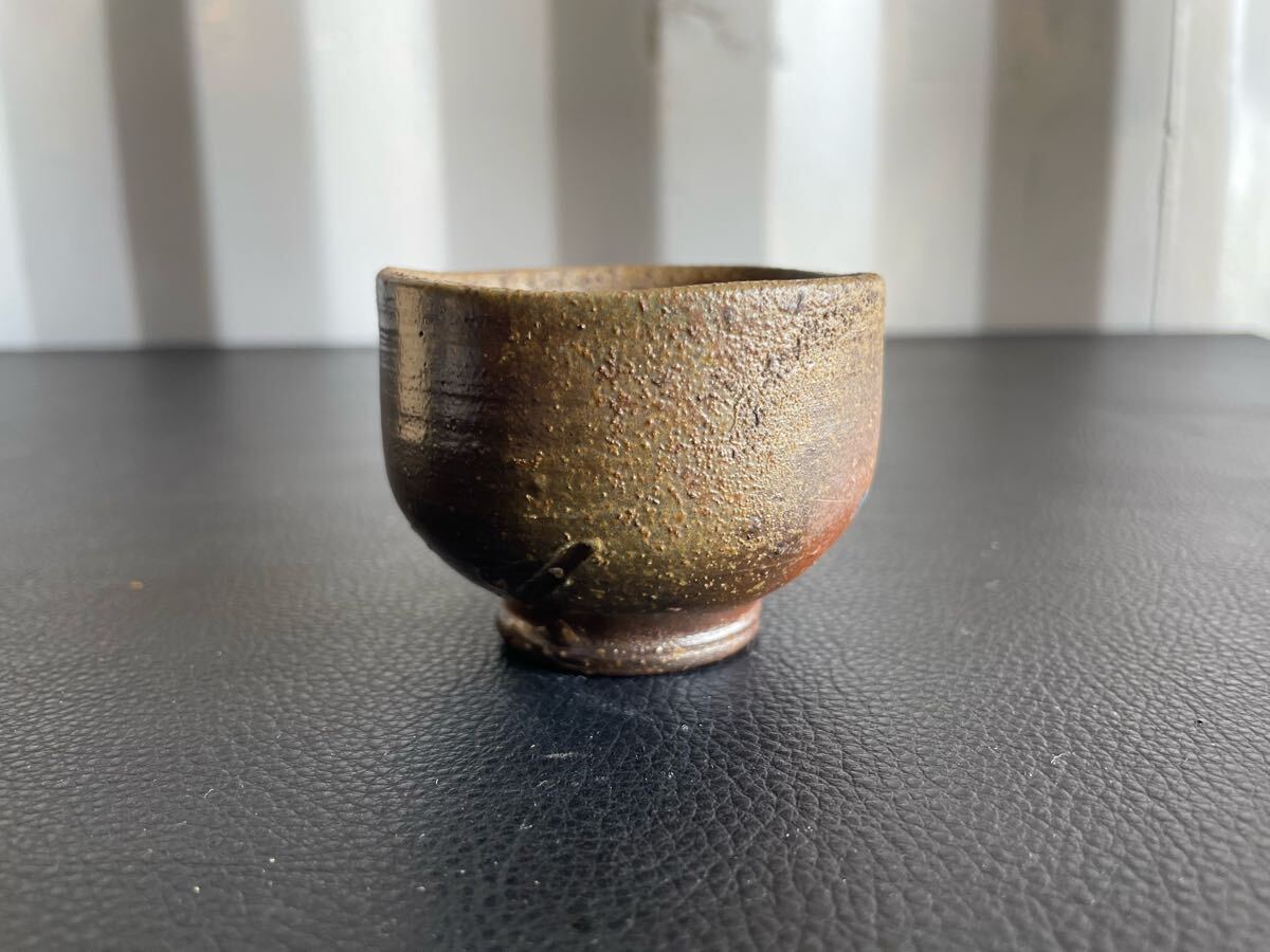 中古品☆藤原雄 備前焼 ぐい呑 共箱 栞付き 酒器 人間国宝 酒器 中古品☆藤原雄 備前焼 ぐい呑 共箱 栞付き 酒器 人間国宝 酒器
