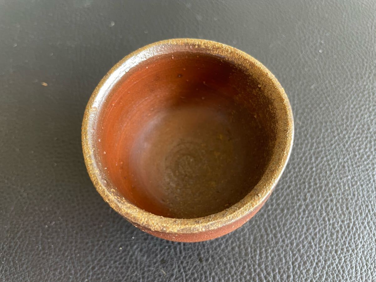 中古品☆藤原雄 備前焼 ぐい呑 共箱 栞付き 酒器 人間国宝 酒器 中古品☆藤原雄 備前焼 ぐい呑 共箱 栞付き 酒器 人間国宝 酒器