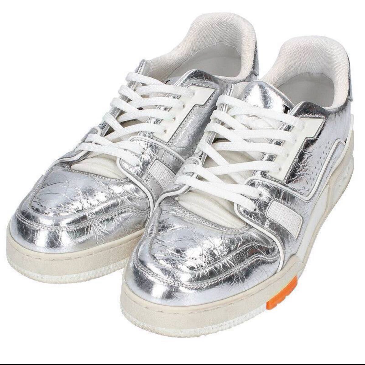 中古美品 ルイヴィトン LOUIS VUITTON LV トレイナー スニーカー 中古美品 ルイヴィトン LOUIS VUITTON LV トレイナー スニーカー
