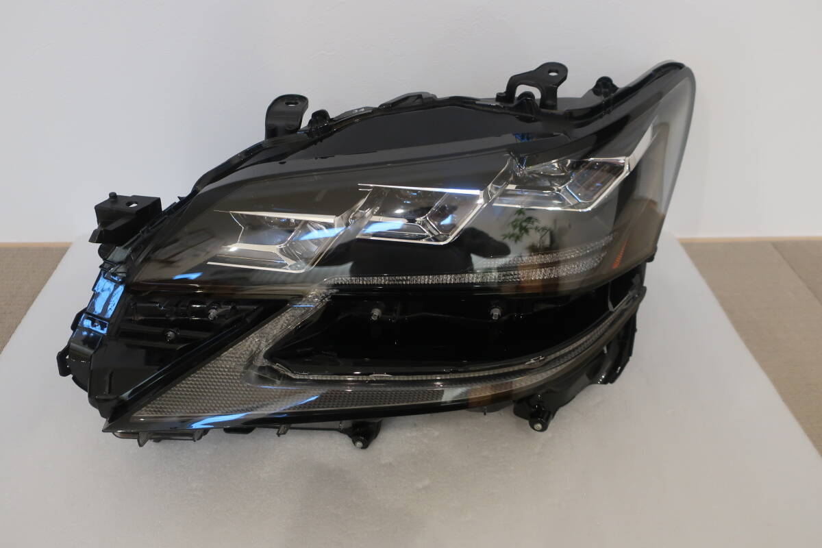 送料無料 レクサス LEXUS 10 GS 10系 後期 純正 左 三眼 3眼 LED 送料無料 レクサス LEXUS 10 GS 10系 後期 純正 左 三眼 3眼 LED