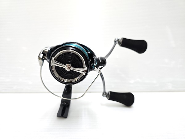 中古未使用品】 ダイワ Daiwa スピニングリール 24 エメラルダス 中古未使用品】 ダイワ Daiwa スピニングリール 24 エメラルダス